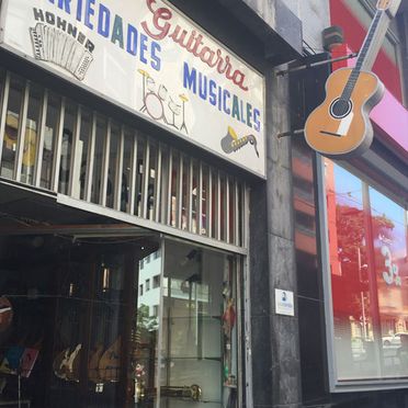 Casa La Guitarra fachada empresa2